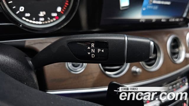 Mercedes-Benz E-Class 2019 — ფოტო 9/20