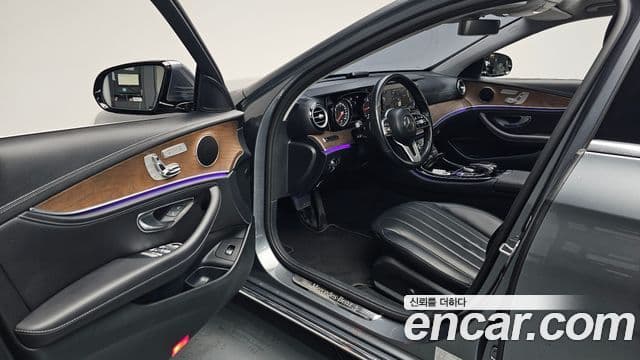 Mercedes-Benz E-Class 2019 — ფოტო 10/20