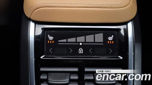 Volvo S60 2024 — Photo 29/32