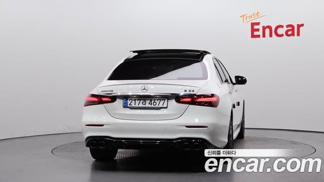 Mercedes-Benz E-Class 2023 — Фото 4/20