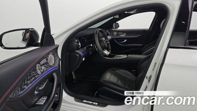 Mercedes-Benz E-Class 2023 — Фото 10/20