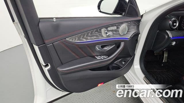 Mercedes-Benz E-Class 2023 — ფოტო 9/30
