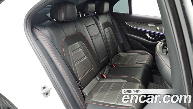 Mercedes-Benz E-Class 2023 — ფოტო 6/30