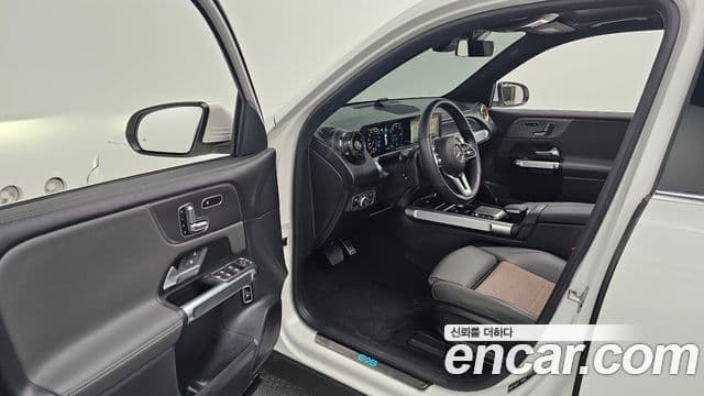 Mercedes-Benz EQB 2024 — ფოტო 22/32