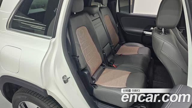 Mercedes-Benz EQB 2024 — ფოტო 14/32