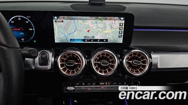 Mercedes-Benz EQB 2024 — ფოტო 2/32