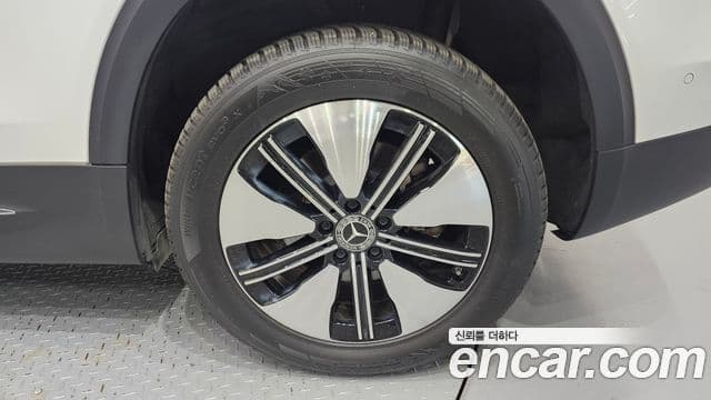 Mercedes-Benz EQB 2024 — ფოტო 27/32