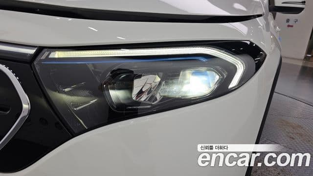 Mercedes-Benz EQB 2024 — ფოტო 25/32