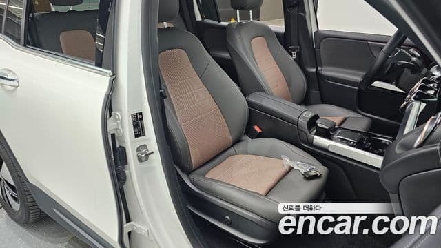 Mercedes-Benz EQB 2024 — ფოტო 18/32