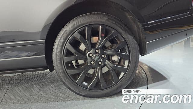 Land Rover Range Rover 2018 — Photo 29/36