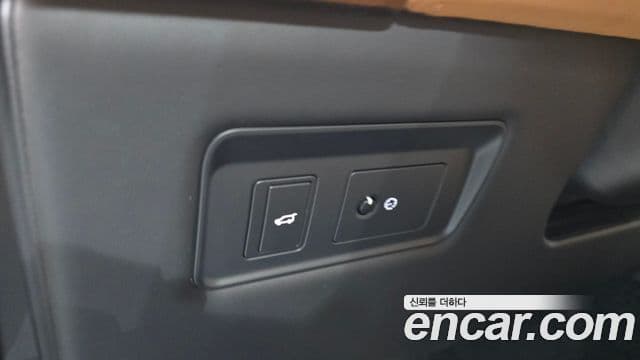 Land Rover Range Rover 2018 — Photo 26/36