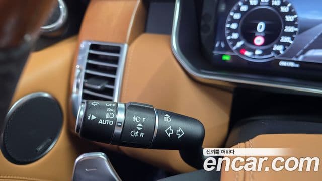 Land Rover Range Rover 2018 — Photo 27/36