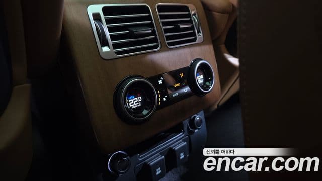 Land Rover Range Rover 2018 — Photo 13/36