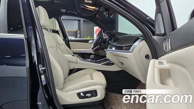 BMW X7 2021 — Şəkil 31/32