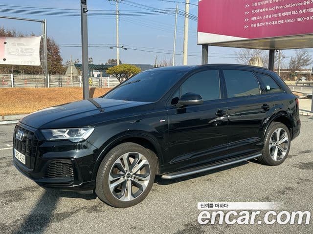 Audi Q7 2022 — Şəkil 10/20