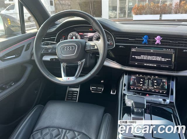Audi Q7 2022 — Şəkil 9/20