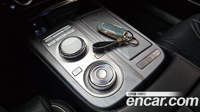 Genesis Electrified G80 2023 — Şəkil 9/20