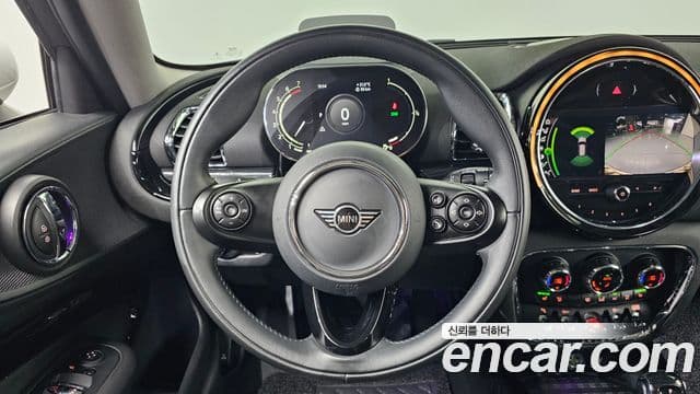 Mini Cooper Clubman 2021 — ფოტო 13/20