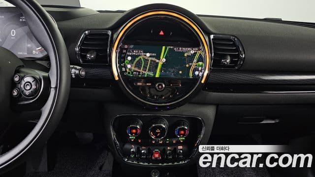 Mini Cooper Clubman 2021 — ფოტო 16/20