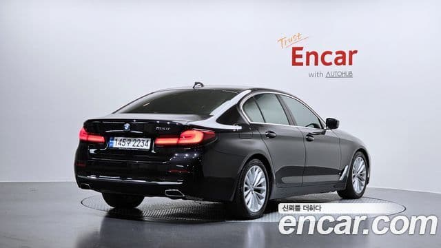 BMW 5 Series 2022 — Şəkil 2/20