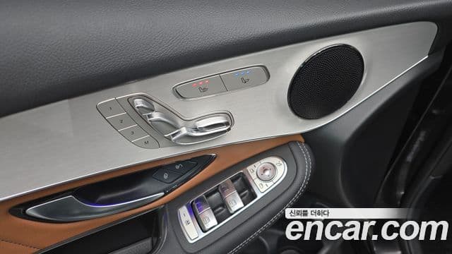 Mercedes-Benz GLC-Class 2020 — ფოტო 18/20