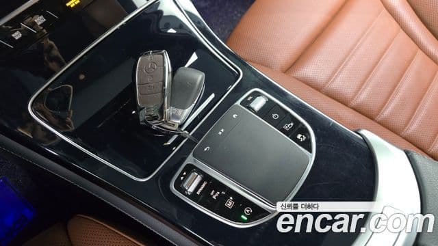 Mercedes-Benz GLC-Class 2020 — ფოტო 19/20
