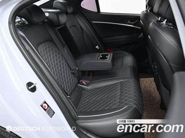Genesis G70 2019 — ფოტო 19/20