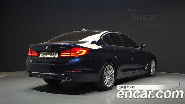 BMW 5 Series 2019 — ფოტო 1/20