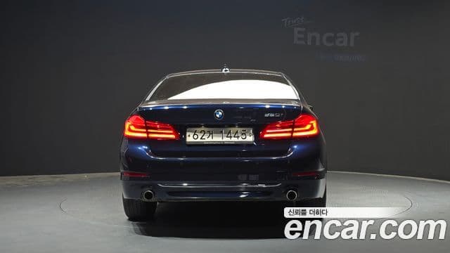 BMW 5 Series 2019 — ფოტო 3/20