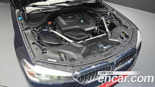 BMW 5 Series 2019 — ფოტო 5/20