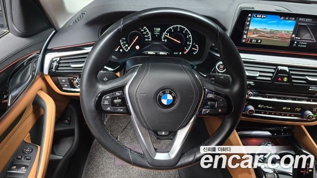 BMW 5 Series 2019 — ფოტო 11/20