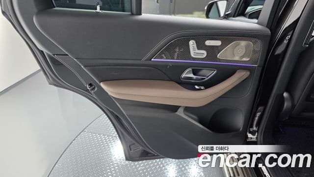 Mercedes-Benz GLE-Class 2021 — ფოტო 8/36