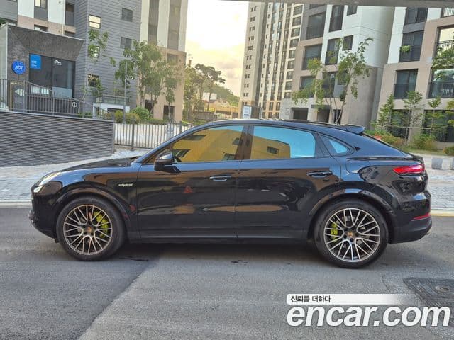 Porsche Cayenne 2023 — Şəkil 7/16