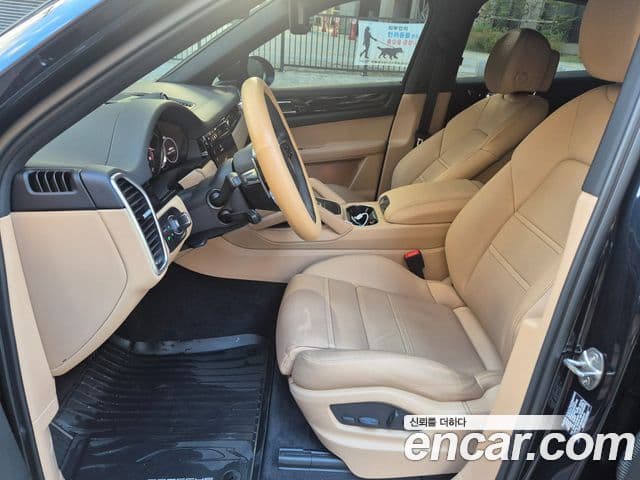 Porsche Cayenne 2023 — фото 9 из 16