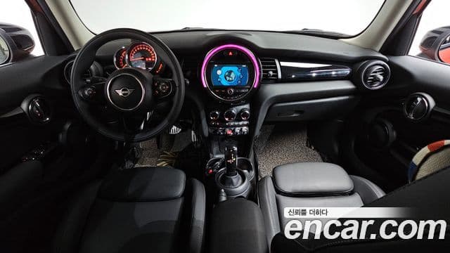 Mini Cooper 2020 — ფოტო 7/20
