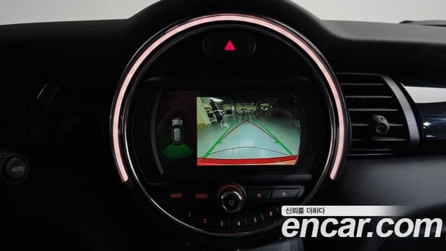 Mini Cooper 2020 — ფოტო 16/20
