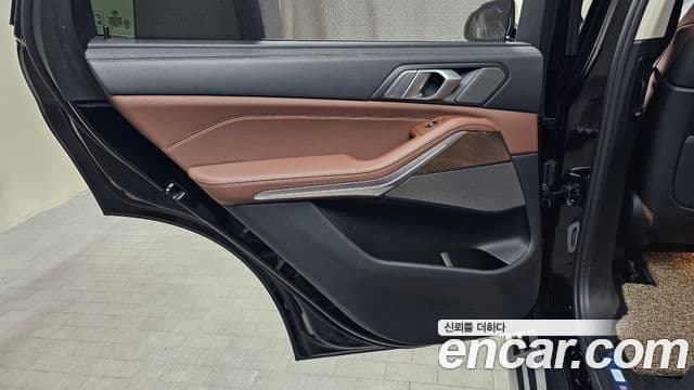 BMW X5 2021 — Photo 16/40