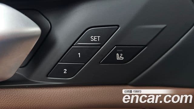BMW X5 2021 — Photo 8/40