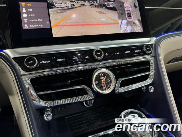 Bentley Flying Spur 2023 — Фото 8/17