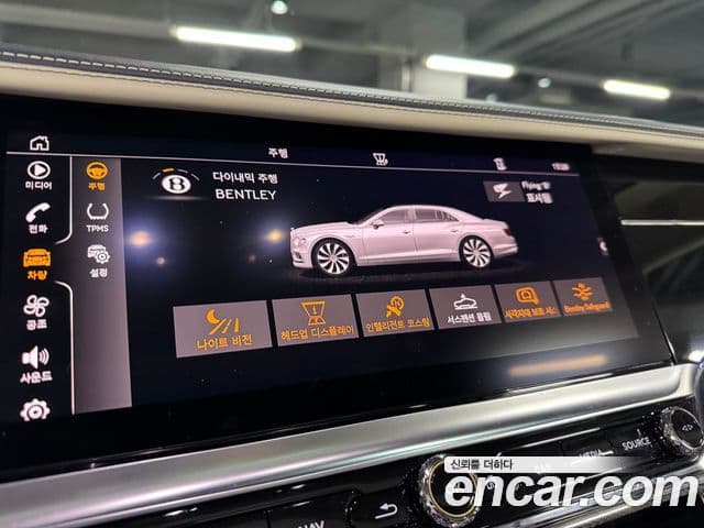 Bentley Flying Spur 2023 — Фото 11/17