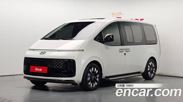 Hyundai Staria 2024 — Фото 1/20