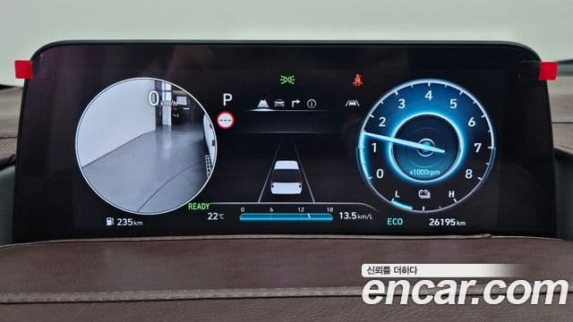 Hyundai Staria 2024 — Фото 8/20