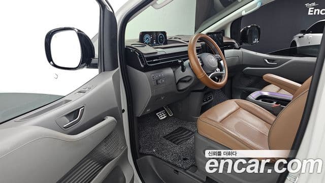 Hyundai Staria 2024 — Фото 11/20