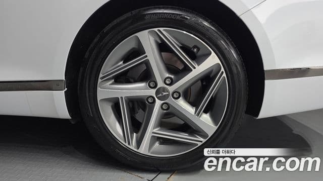 Genesis G80 2022 — Photo 21/34