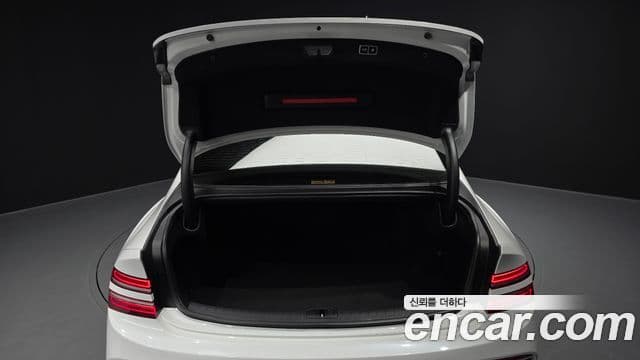 Genesis G80 2022 — Photo 17/34