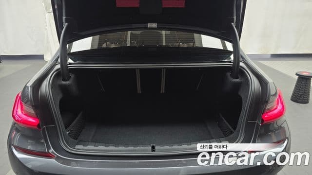 BMW 3 Series 2022 — ფოტო 20/20