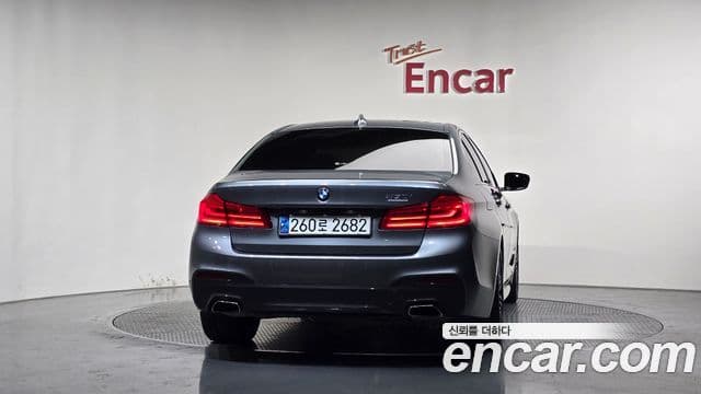 BMW 5 Series 2019 — ფოტო 4/20