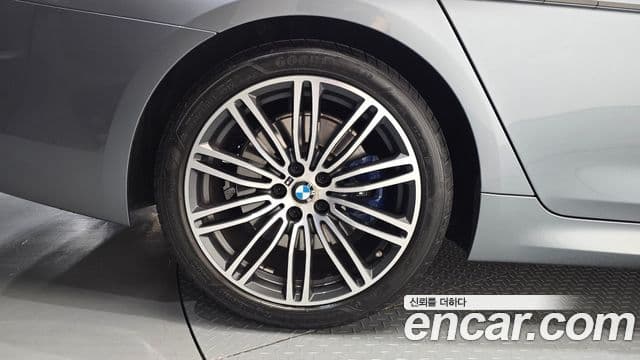 BMW 5 Series 2019 — ფოტო 5/20