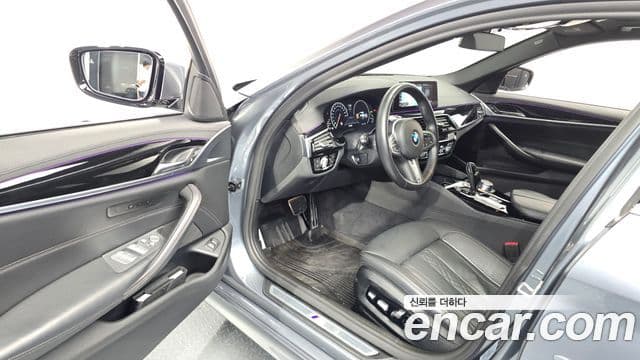 BMW 5 Series 2019 — ფოტო 9/20