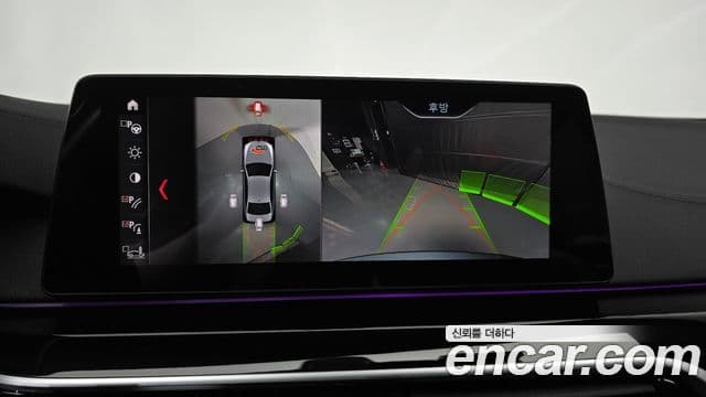 BMW 5 Series 2019 — ფოტო 14/20